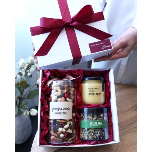 Смачний подарунок PEONY BOX Чайно-медовий №3 з особливим написом на вибір Смачний подарунок PEONY BOX Чайно-медовий №3 з особливим написом на вибір